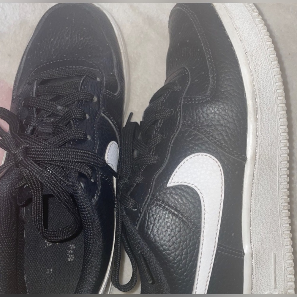 Black and white air forces size 7 women 5.5 men and youth